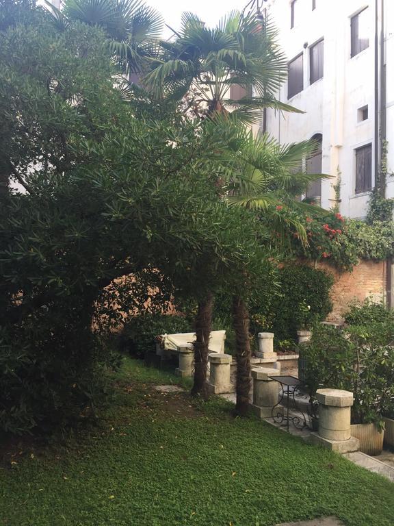 In A Lovely Garden Biennale Flat 威尼斯 外观 照片