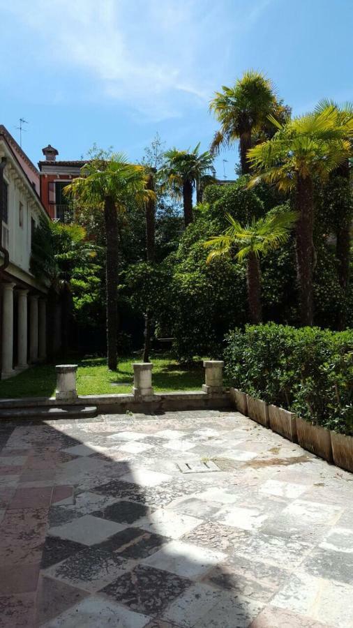 In A Lovely Garden Biennale Flat 威尼斯 外观 照片